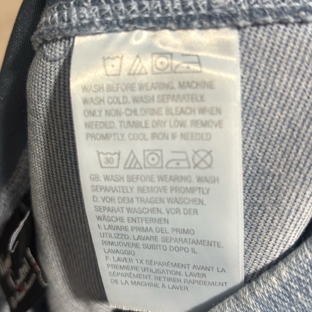 WOMEN WITH CONTROL Pull On Medium Blue Denim Capris - Picture 6 of 7